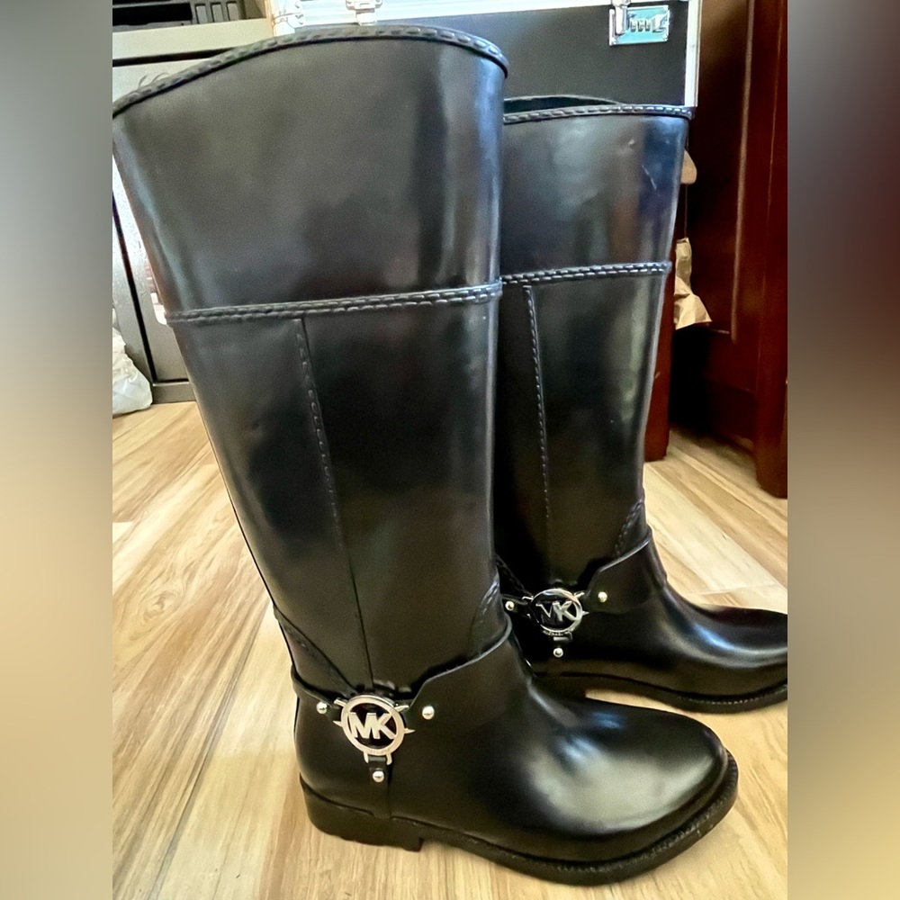 Preowned MICHAEL Michael Kors Tall Harness Rubber Rain Boots Fulton